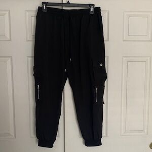 SHEIN Woman’s Dark Cargo Pants